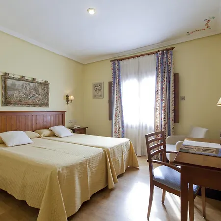 Готель Casona De La Reyna