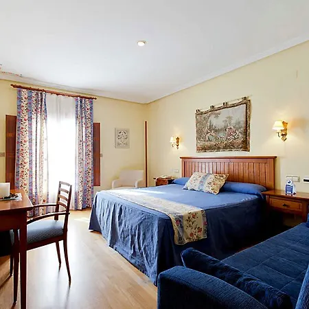 Готель Casona De La Reyna 3*