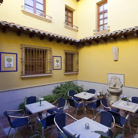 Hotel Casona De La Reyna 3*