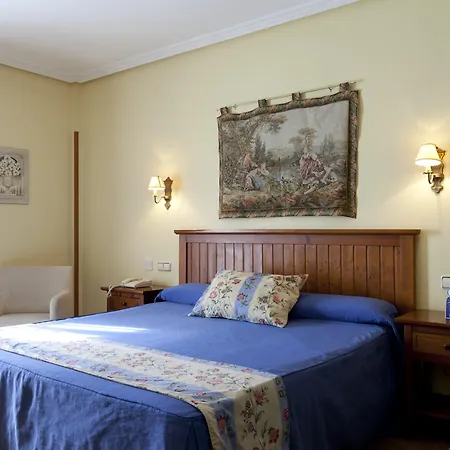 Hotel Casona De La Reyna 3*