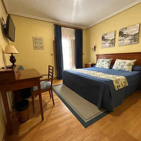 Готель Casona De La Reyna 3*