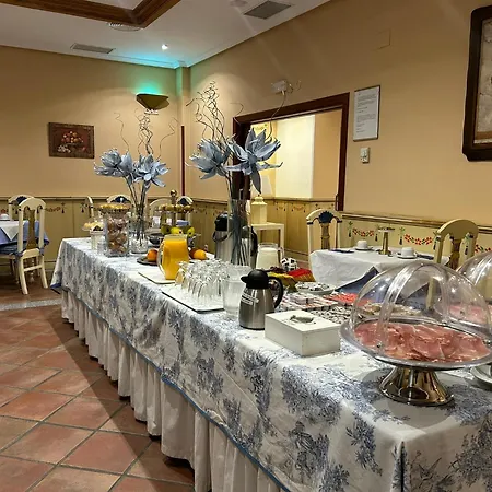 Готель Casona De La Reyna 3*