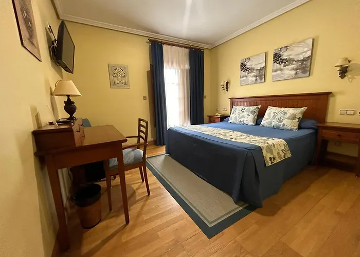 Hotel Casona De La Reyna 3*