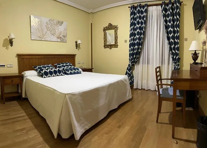 Hotel Casona De La Reyna 3*